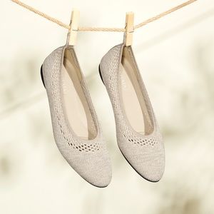 Vivaia Adjustable Ankle Wrap Round Toe Flats Oatmilk Size 41